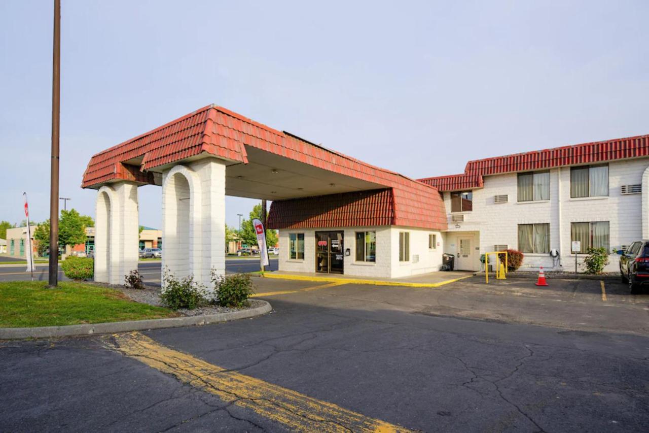 Oyo Hotel Hermiston Or, Downtown Exterior photo